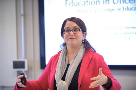 Linda Herrera at 2018 Graduate Student Conference