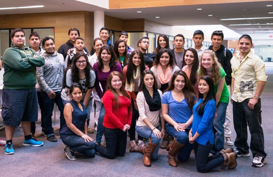 Latino students in Comadre y Compadre Program