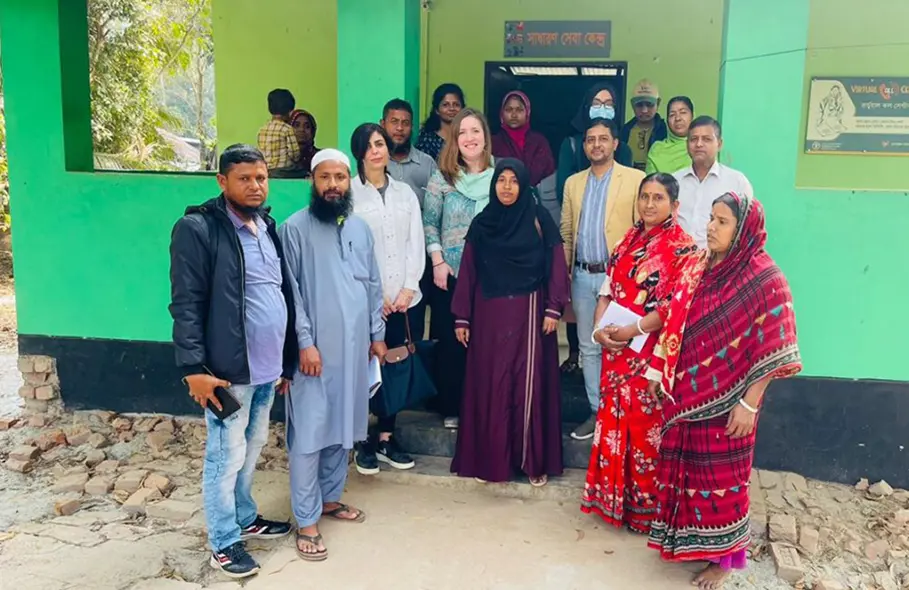 Sam Lindgren and research group in Bangladesh